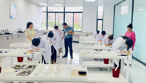 正山堂中高級(jí)評(píng)茶員職業(yè)技能培訓(xùn)暨茶旅游學(xué)圓滿收官，引領(lǐng)茶行業(yè)人才培養(yǎng)新風(fēng)尚